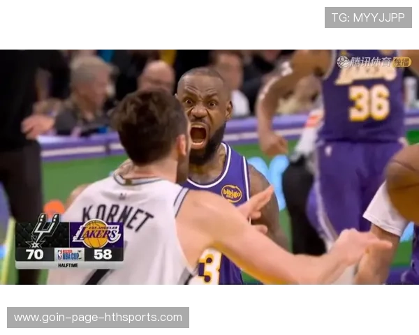 湖人浓眉高空抢板，再次送出双手暴扣